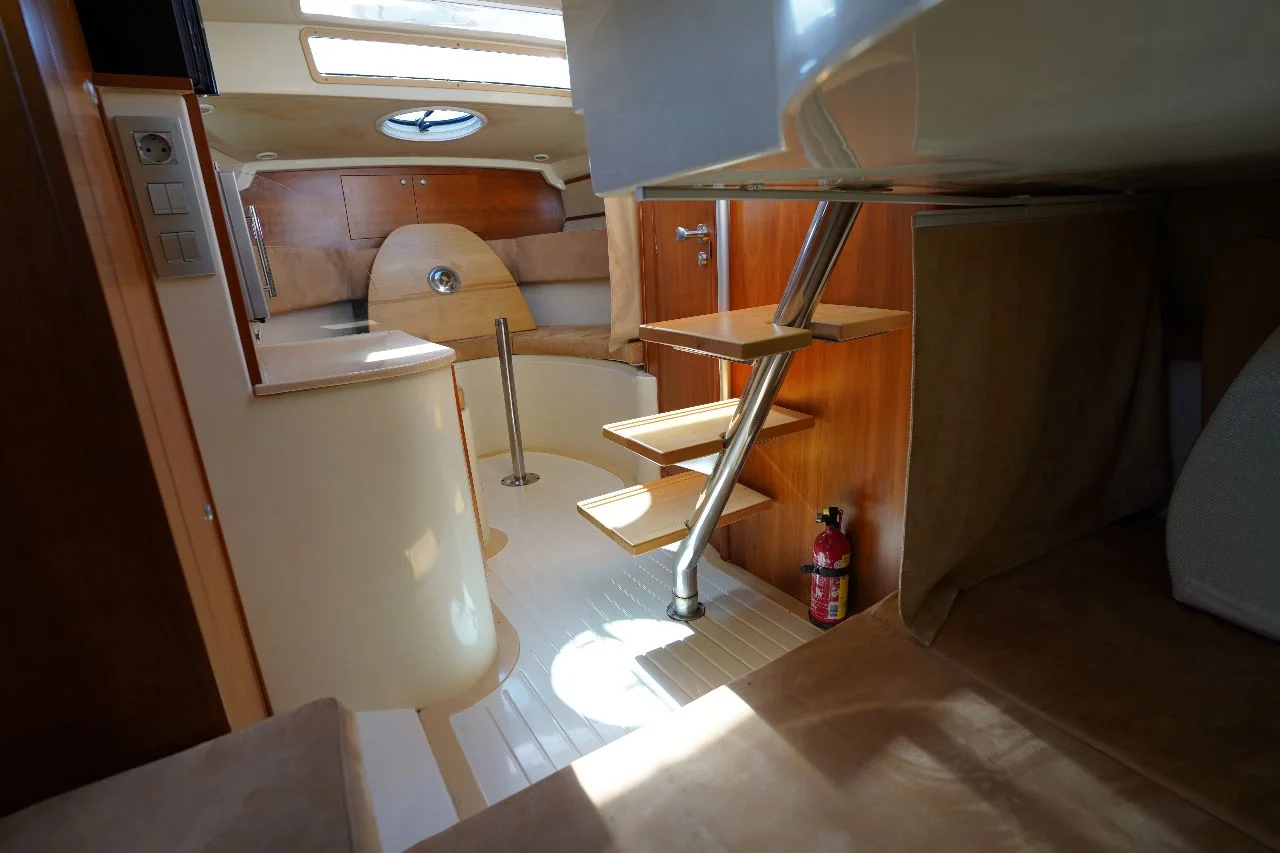 سفينة سياحية للكراء - يخت  للكراء بمرينا سمير بالمضيق Yacht de luxe à louer 